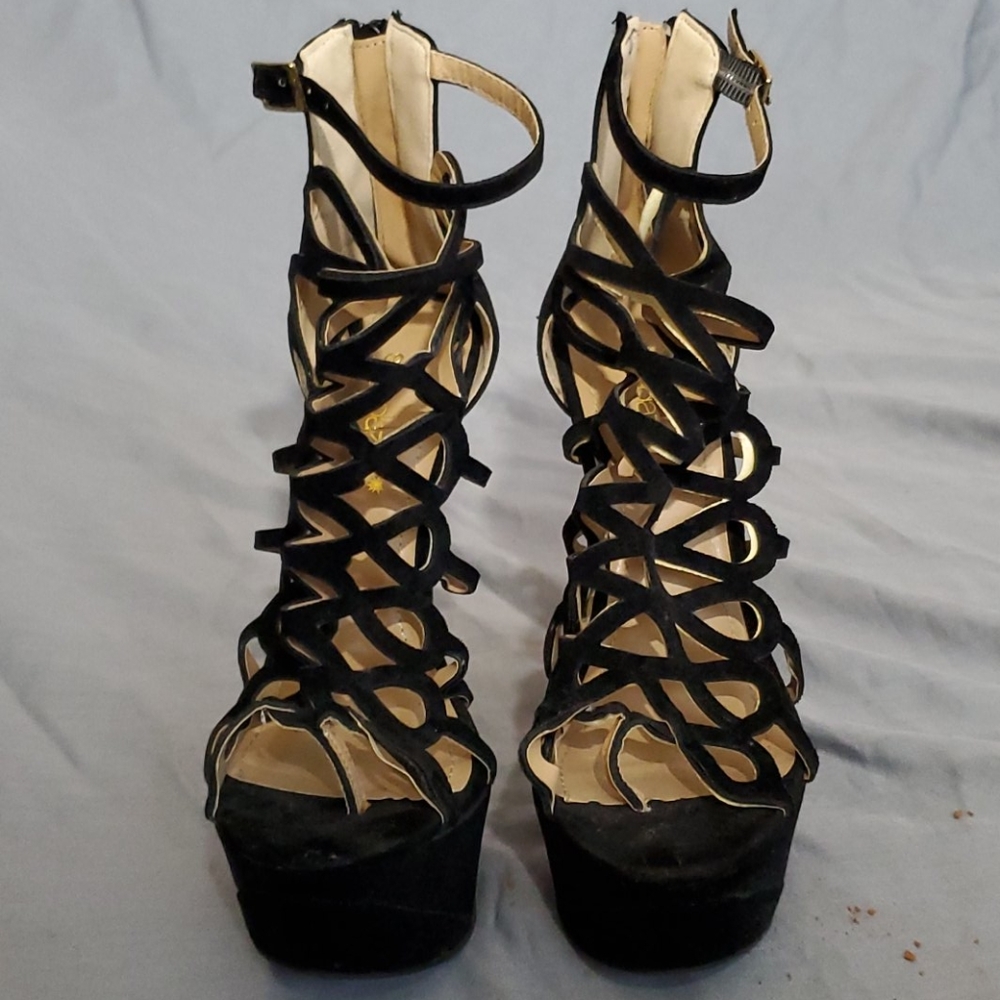 Shoes - Picture 2 of 5
